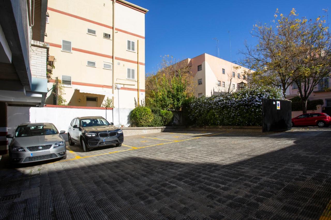 Borbolla Sevilla Urban - Parking Eksteriør bilde
