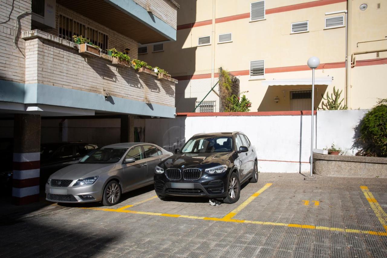 Borbolla Sevilla Urban - Parking Eksteriør bilde