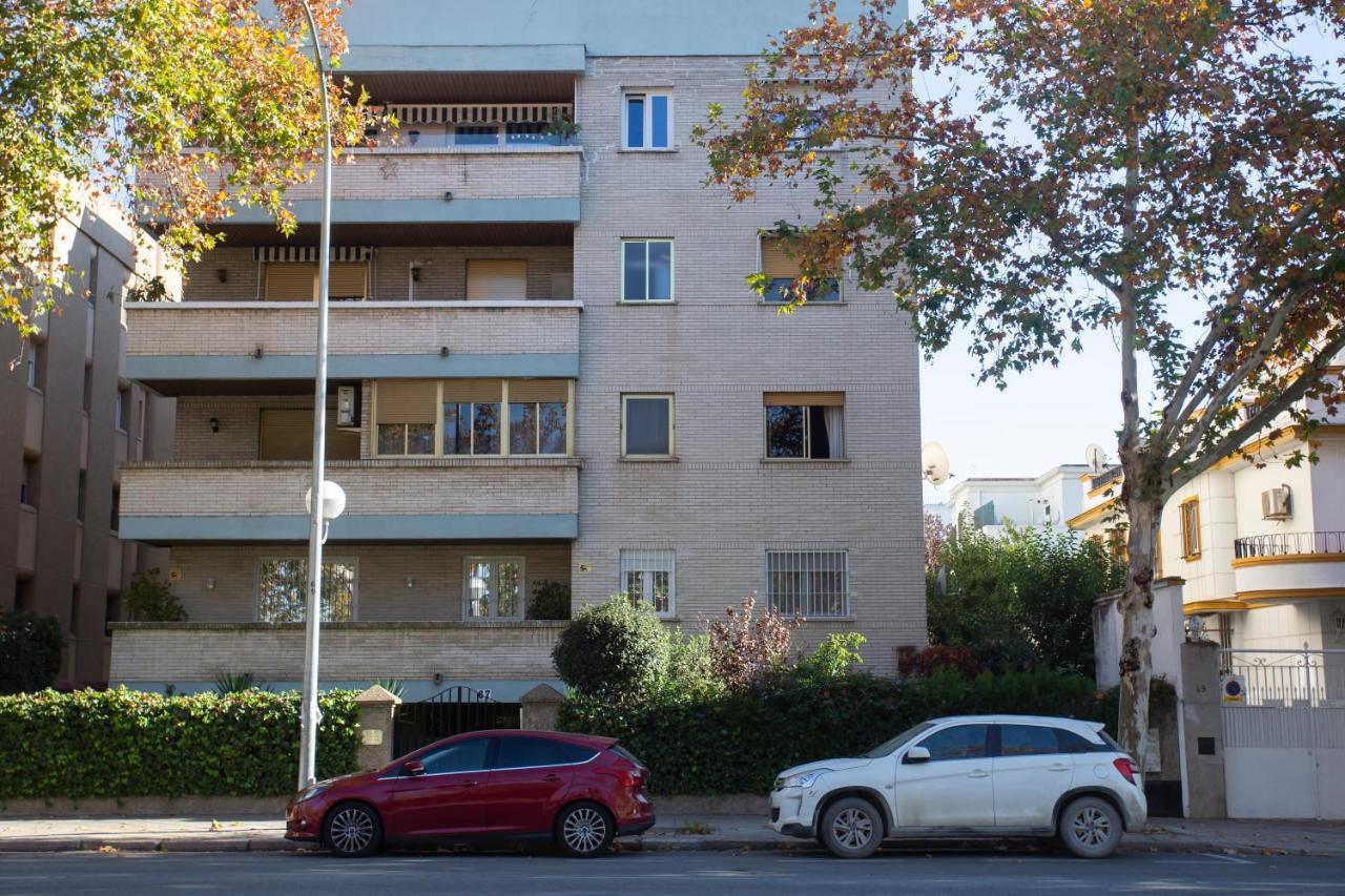 Borbolla Sevilla Urban - Parking Eksteriør bilde