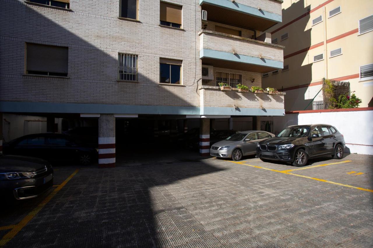 Borbolla Sevilla Urban - Parking Eksteriør bilde